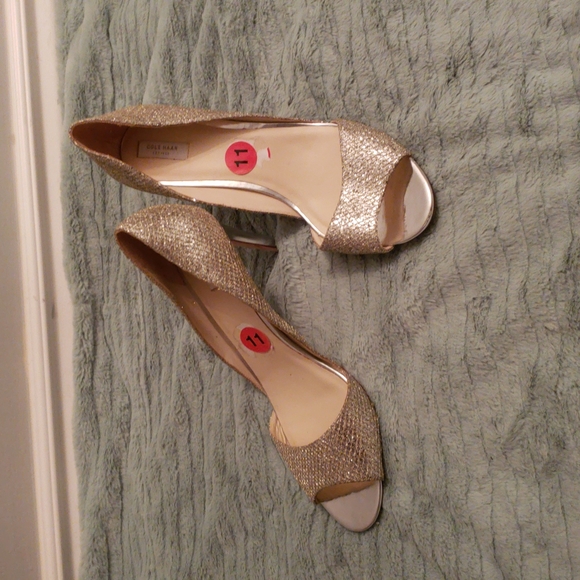COLE HAAN SPARKLING HEELS - Picture 2 of 8